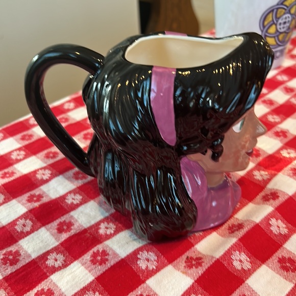 Disney’s Esmeralda from the hunchback of Notre Dame movie oversize mug - Picture 4 of 6
